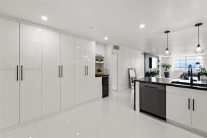 1050 93rd St APT 7H, Bay Harbor Islands, FL 33154, - MLS#A11827066