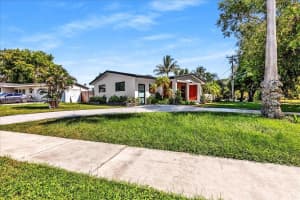 5890 SW 13th St, Plantation, FL 33317 - MLS#A11827092