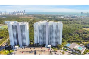 14951 Royal Oaks Ln 908, North Miami