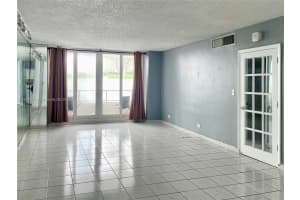 5005 Collins Ave APT 523, Miami Beach, FL 33140, - MLS#A11827277