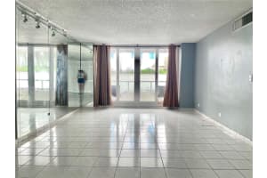 5005 Collins Ave APT 523, Miami Beach, FL 33140, - MLS#A11827277