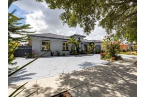 16523 NW 77th Path, Miami Lakes, FL 33016, Sold 08/14/25