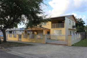 971 E 18th St, Hialeah
