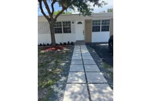 1657 SW 44th Ave, Fort Lauderdale, FL 33317, - MLS#A11827414