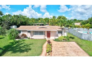 16702 NW 73rd Ct, Hialeah, FL 33015, Sold 09/03/25