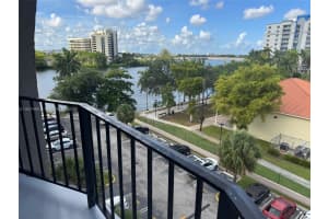 5199 NW 7th St # 607, Miami, FL 33126, - MLS#A11827499