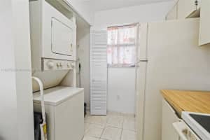 10290 NW 9th St Cir APT 511, Miami, FL 33172, Sold 10/24/25
