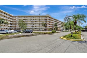 2905 Point East Dr L514, Aventura
