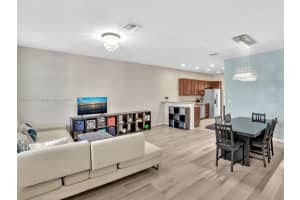 3976 Poinciana Ln Hollywood, FL 33021 - MLS#A11827605