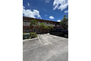 270 Ne 191st St 108, Miami