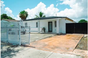 90 E 41st St Hialeah, FL 33013 - MLS#A11827713