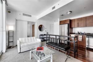 300 S Biscayne Blvd t 1403, Miami, FL 33131, Sold 08/12/25