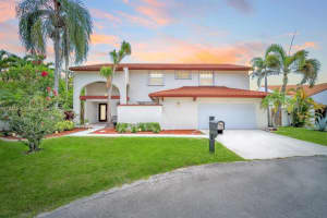 2880 Albatross Dr, Cooper City