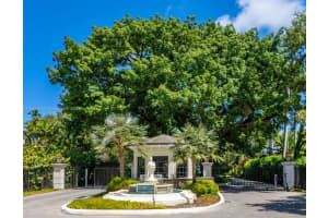 3540 N Moorings Way, Miami