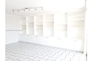 16570 NE 26th Ave APT 6H, North Miami Beach, FL 33160, - MLS#A11828073