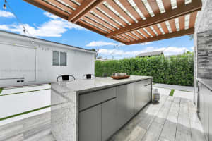 40 W 63rd St, Hialeah, FL 33012, Sold 09/05/25