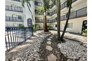 924 SE 2nd St APT 9, Fort Lauderdale, FL 33301, - MLS#A11828209