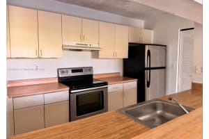 550 NW 114th Ave APT 104, Miami, FL 33172, Sold 09/01/25