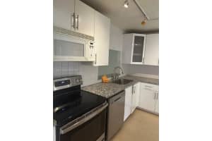 453 Lakeview Dr APT 1, Weston, FL 33326, Sold 08/24/25