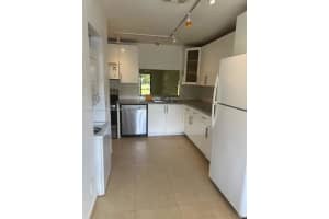 453 Lakeview Dr APT 1, Weston, FL 33326, Sold 08/24/25