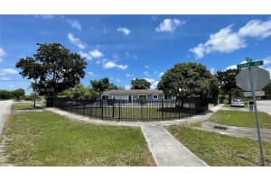 499 W Melrose Cir, Fort Lauderdale, FL 33312, - MLS#A11828375