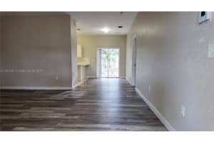 374 Ne 27th Ave 203, Homestead
