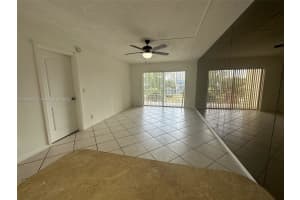 1638 Embassy Dr APT 307, West Palm Beach, FL 33401, - MLS#A11828637