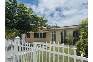 3915 Nw 4th Ter Miami, FL 33126 - MLS#A11828706