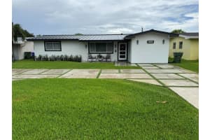 8790 Nw 15th Ct, Pembroke Pines