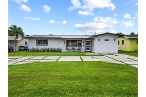 8790 NW 15th Ct, Pembroke Pines, FL 33024 - MLS#A11828709