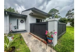 61 W Seminole Ct W, Royal Palm Beach