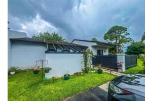 61 Seminole Ct W, Royal Palm Beach, FL 33411, Sold 10/02/25