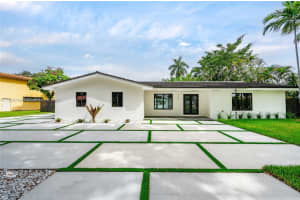 7101 E Troon Cir, Miami Lakes