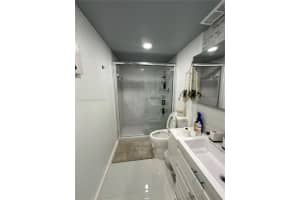 300 Bayview Dr APT 210, Sunny Isles Beach, FL 33160, - MLS#A11828790
