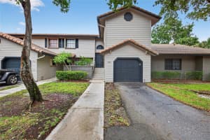 9086 Vineyard Lake Dr, Plantation, FL 33324, - MLS#A11828822