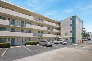 1333 E Hallandale Beach Blvd APT 104, Hallandale Beach, FL 33009, - MLS#A11828863