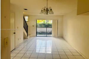 8001 NW 7th St APT 12, Miami, FL 33126, Sold 07/21/25