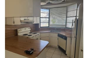 8001 NW 7th St APT 12, Miami, FL 33126, Sold 07/21/25