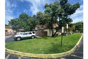 7523 W Sunrise Blvd B2, Plantation