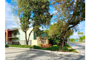 10794 N Kendall Dr APT B6, Miami, FL 33176, Sold 10/01/25