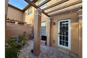 706 Sw 147th Ave, Pembroke Pines