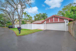 66 Forest Cir, Cooper City