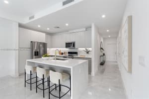 1571 Nw 94th Way 11, Coral Springs