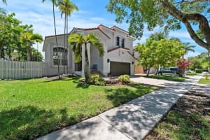 960 NW 185th Ave, Pembroke Pines, FL 33029, Sold 09/09/25