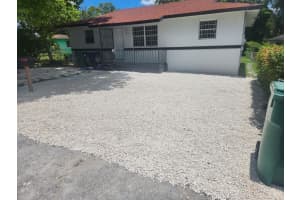 2251 Nw 60th St, Miami