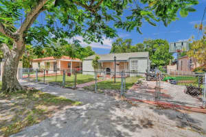 100 Sw 67th Ct, Miami