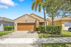 1153 Areca Way, Weston