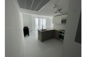 Brickell House, 1300 Brickell Bay Dr #1611, Miami, FL 33131, - MLS#A11829354