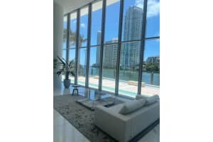 300 Biscayne Boulevard Way 5009w, Miami