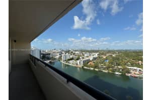 2555 Collins Ave APT 2002, Miami Beach, FL 33140, - MLS#A11829437